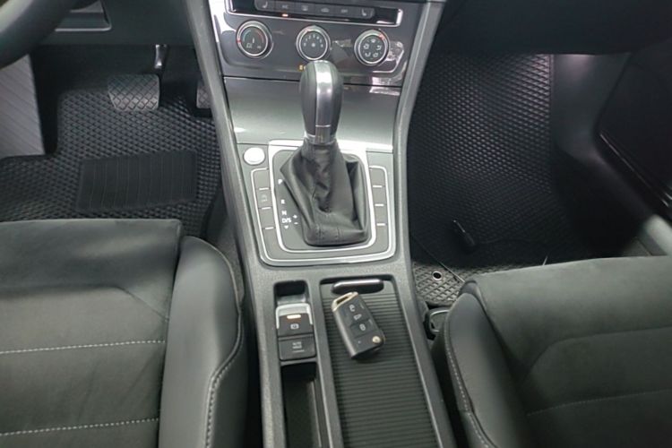 Volkswagen Golf 2019 #14 Volkswagen Golf 2019 car image #14