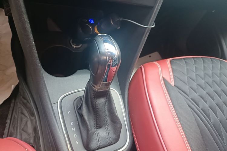 Volkswagen Polo 2018 car image #14