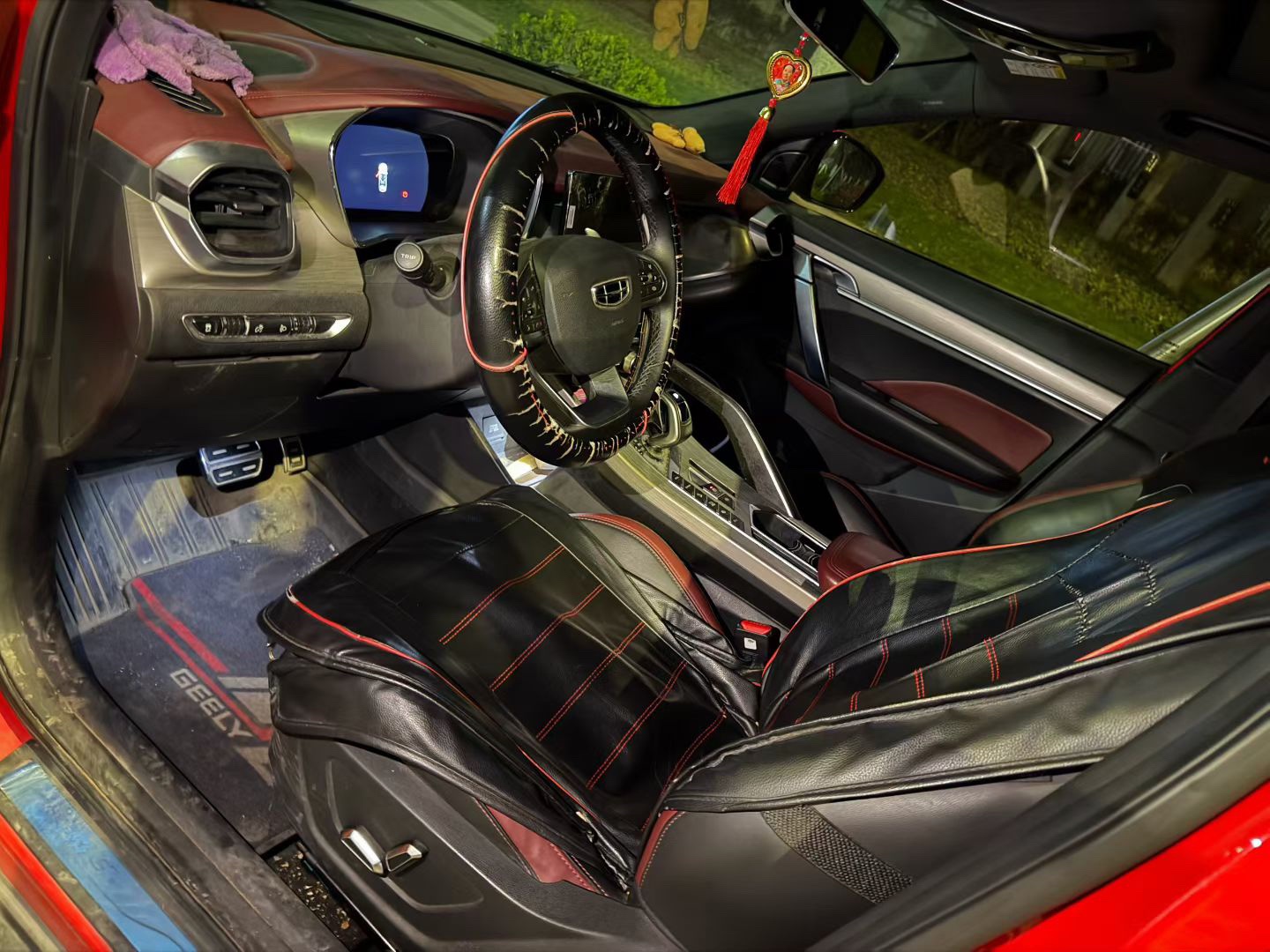 GEELY Coolray 2019 صورة سيارة #3