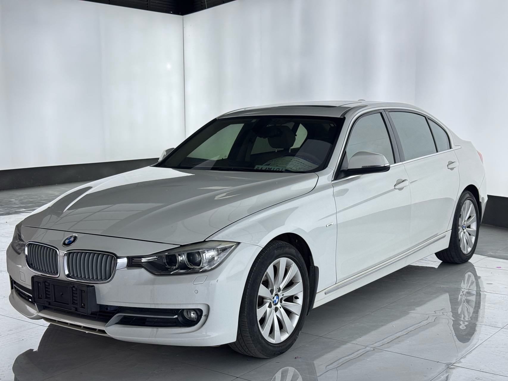 BMW 3 Series 2013 BMW 3 Series 2013 car image