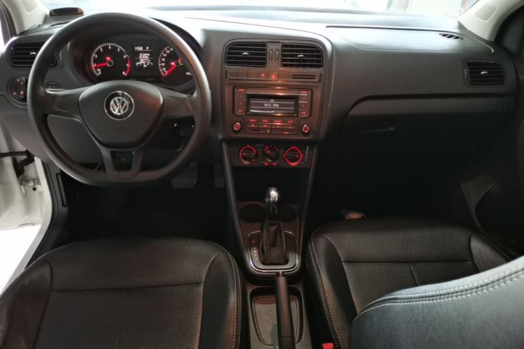 Volkswagen Polo 2018 car image #10