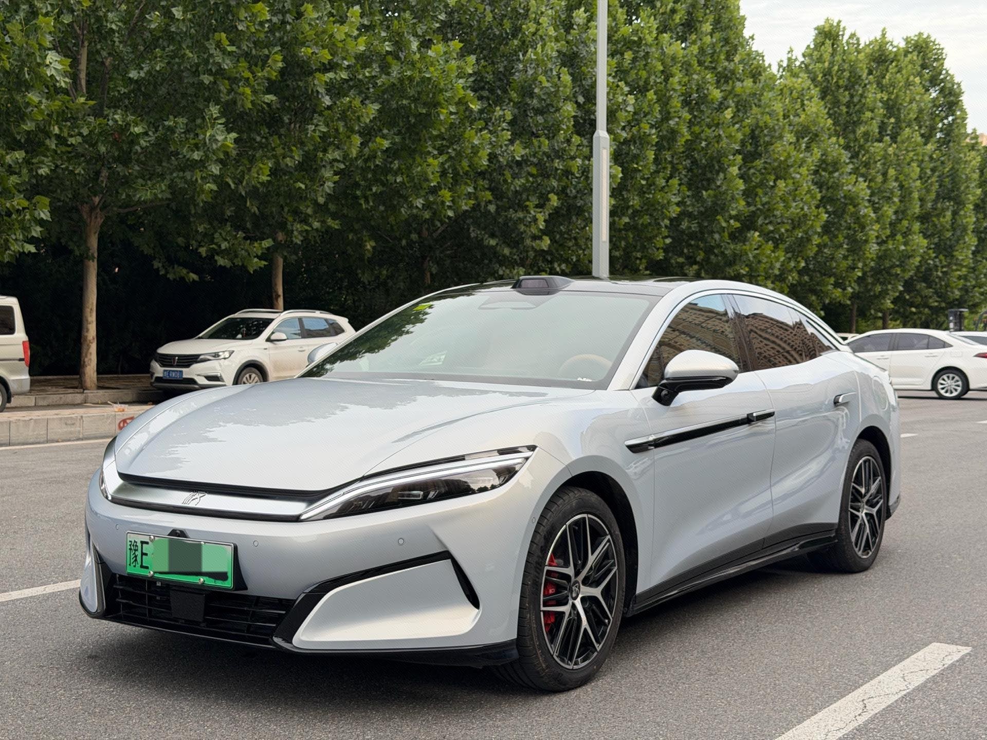 BYD HanL 2025 BYD HanL 2025 car image