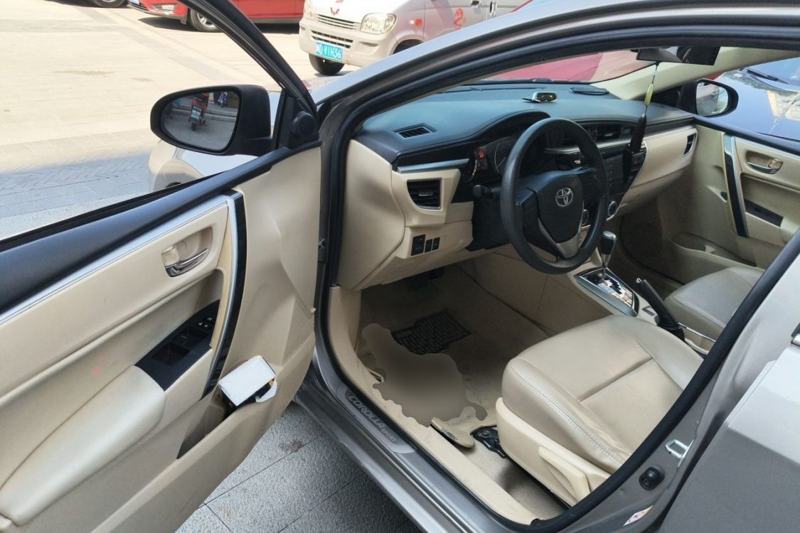 Toyota Corolla 2014 immagine di auto #23
