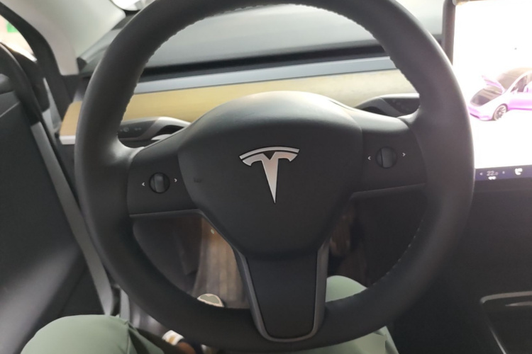 Tesla Model Y 2022 #11 Tesla Model Y 2022 car image #11