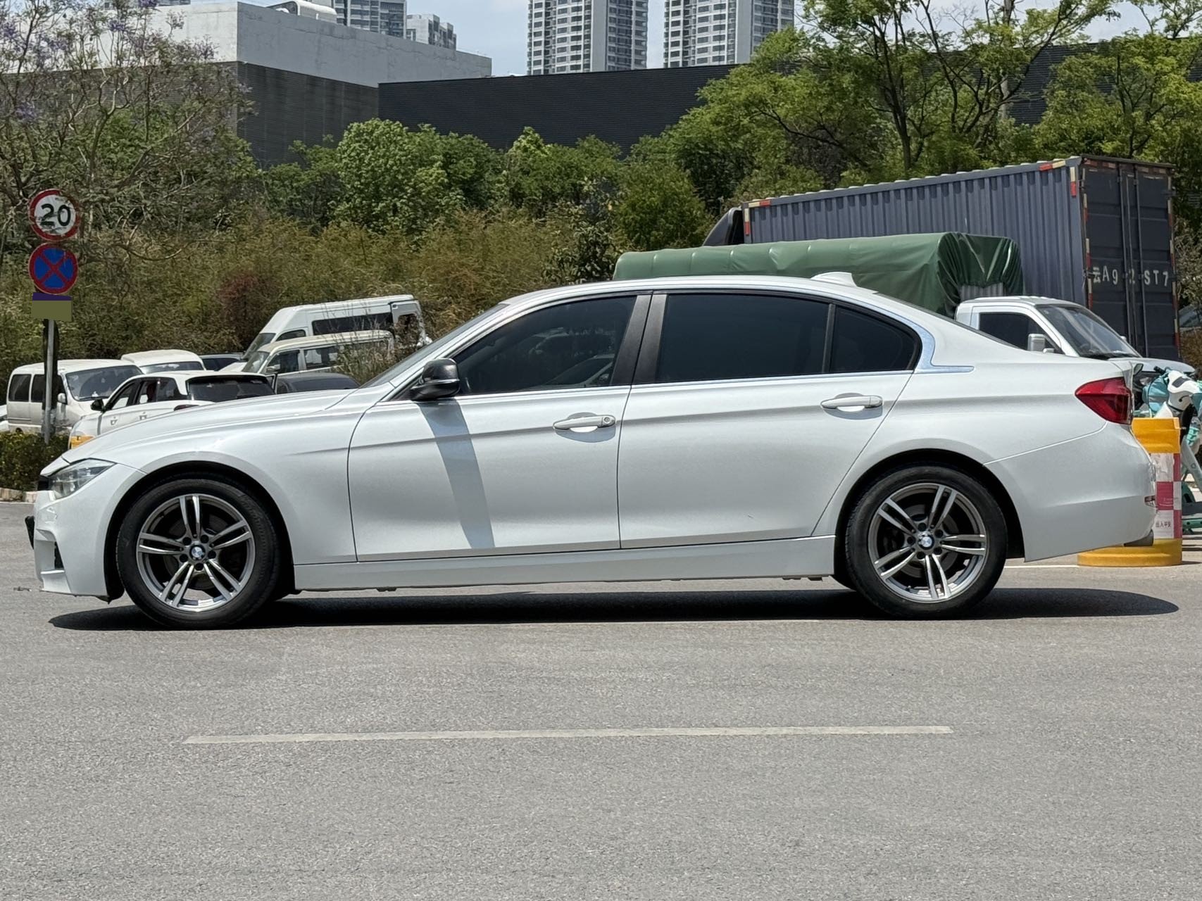 BMW 3 Series 2017 imagem de carro #3