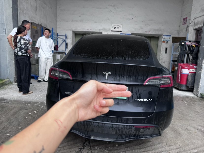 Tesla Model Y 2023 #5 Tesla Model Y 2023 car image #5