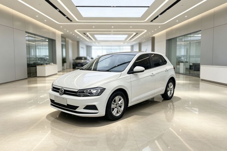 Volkswagen Polo 2020 car image #2