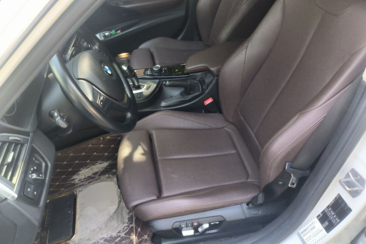 BMW 3 Series 2017 car image #19