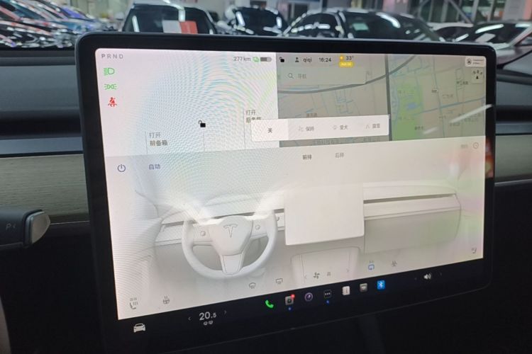 Tesla Model Y 2021 immagine di auto #13
