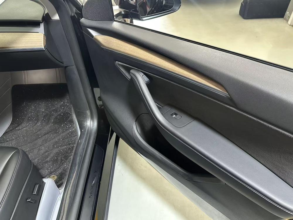 Tesla Model Y 2023 #7 Tesla Model Y 2023 car image #7