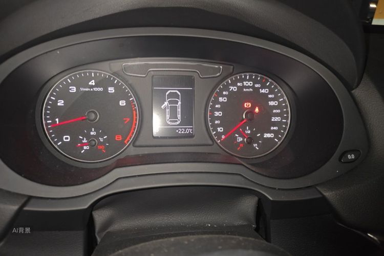 Audi Q3 2016 car image #13