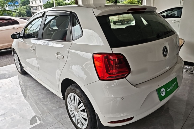 Volkswagen Polo 2019 car image #5