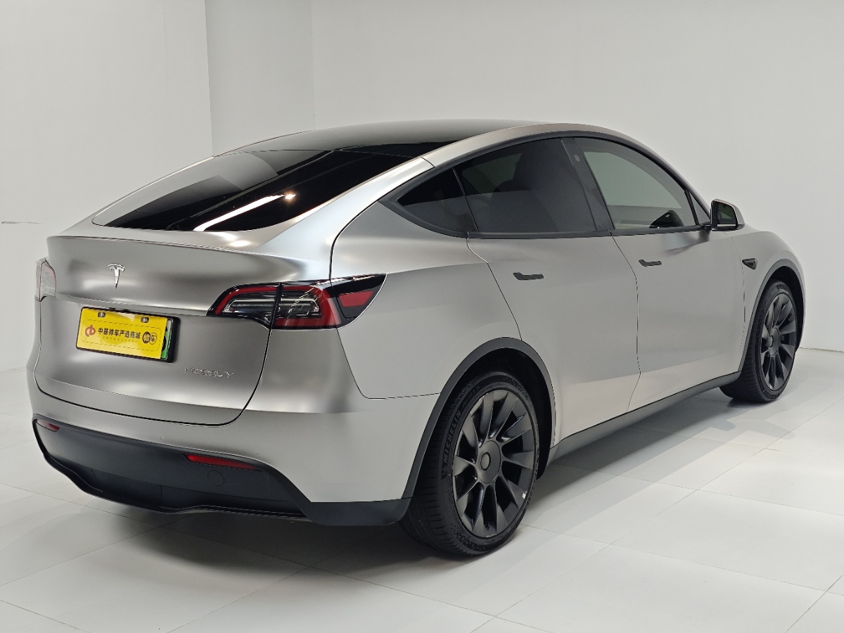 Tesla Model Y 2023 #4 Tesla Model Y 2023 car image #4