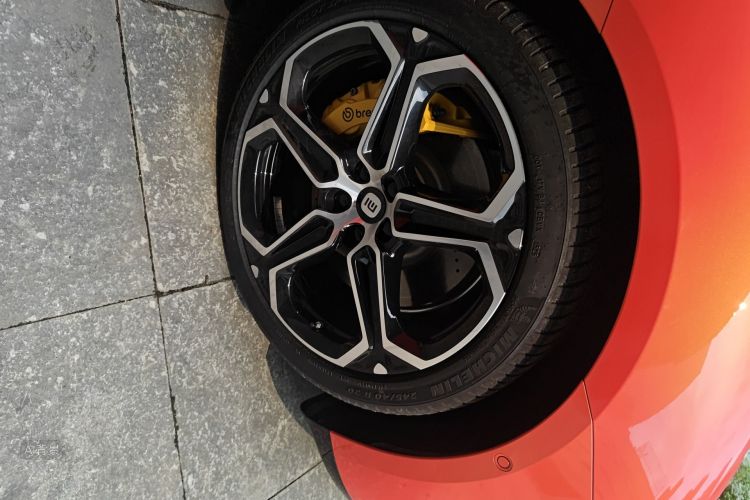 MI SU7 2025 image de voiture #9