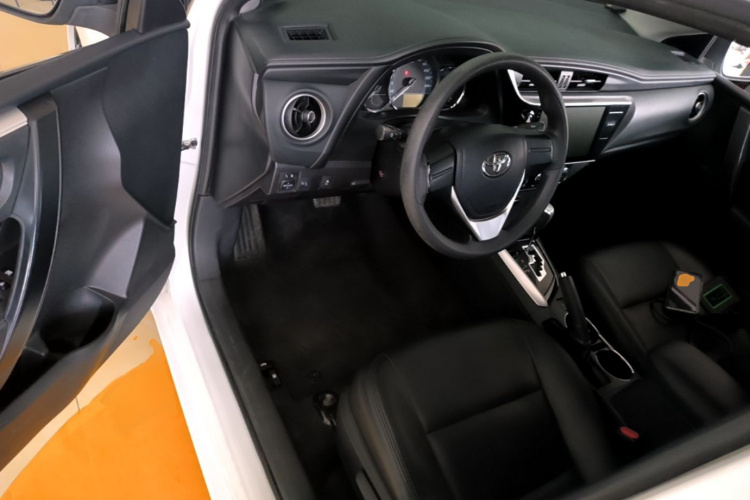 Toyota Corolla 2017 car image #12