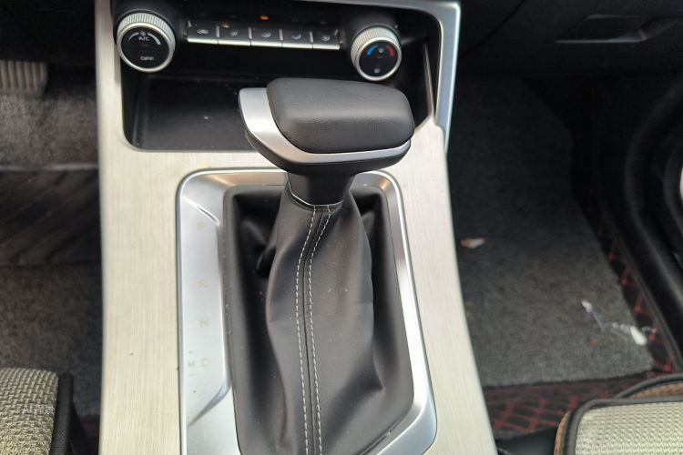 GEELY Coolray 2024 image de voiture #16