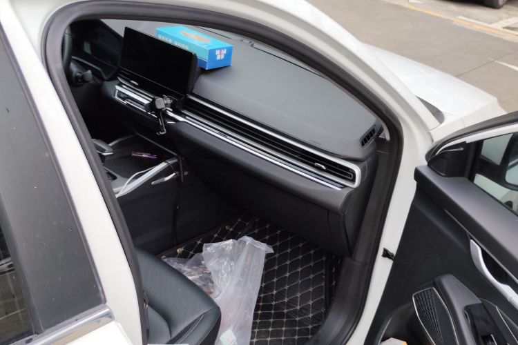 GEELY Emgrand 2023 car image #23