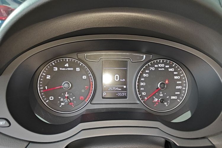 Audi Q3 2018 #12 Audi Q3 2018 car image #12