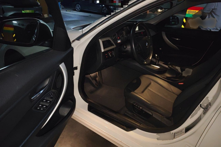 BMW 3 Series 2014 car image #9