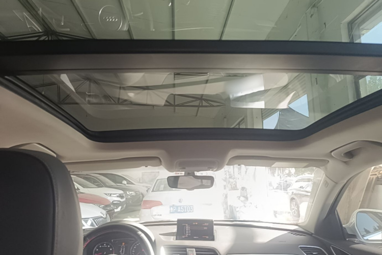 Audi Q3 2016 car image #20