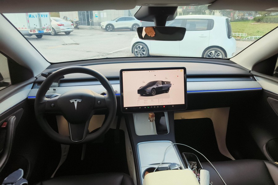 Tesla Model Y 2024 car image #6