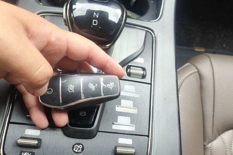 BYD Han 2022 car image #9