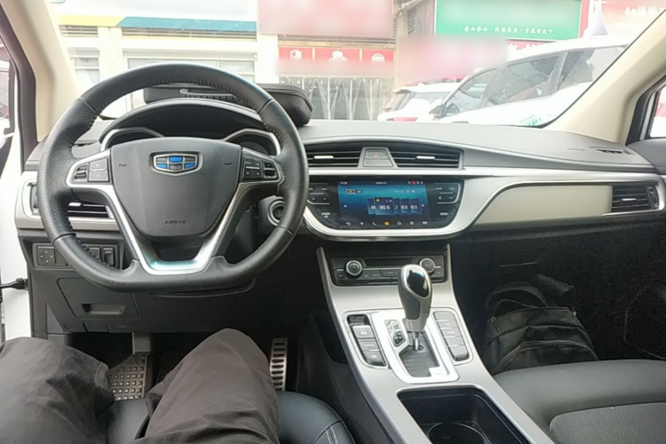 GEELY Emgrand GS 2018 car image #11