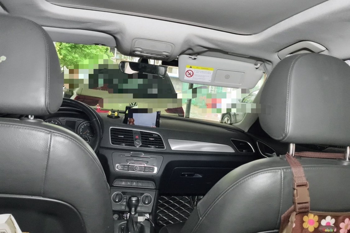 Audi Q3 2016 car image #20