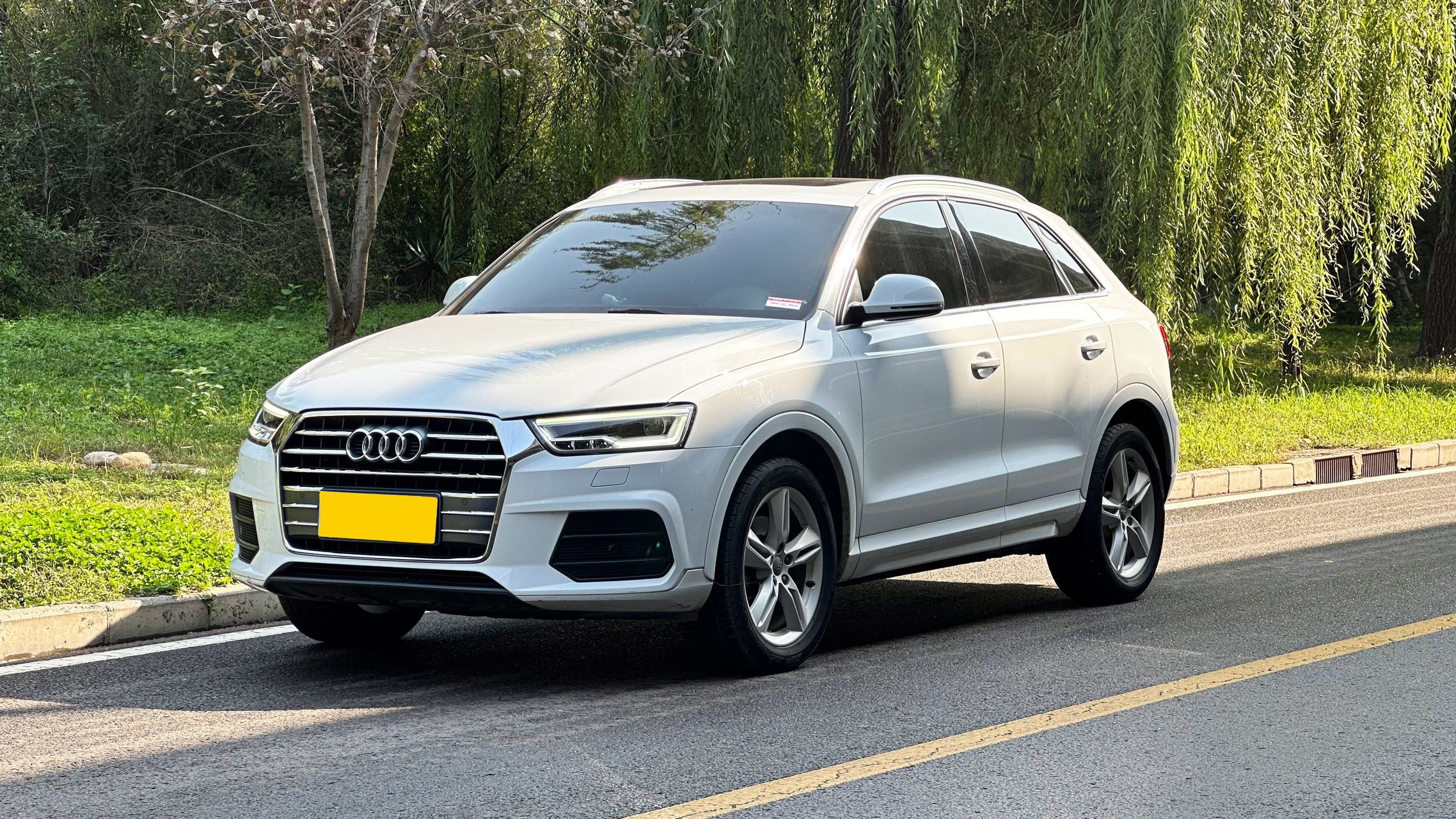 2019 image de voiture 
