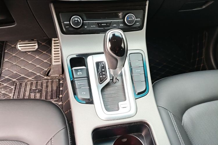 GEELY Emgrand GS 2018 car image #14