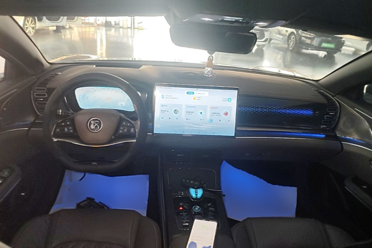 BYD Han 2022 car image #10
