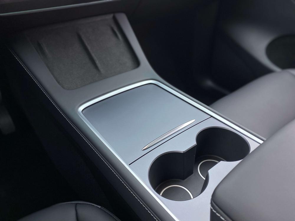 Tesla Model Y 2024 car image #14