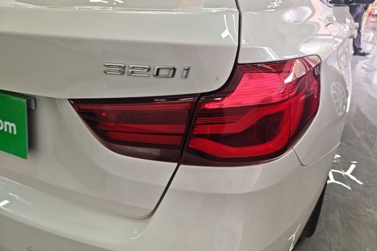 BMW 3 Series GT 2021 #8 BMW 3 Series GT 2021 صورة سيارة #8