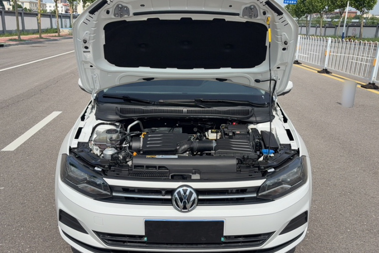 Volkswagen Polo 2021 car image #26