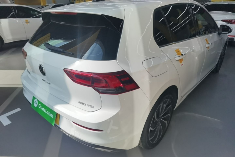 Volkswagen Golf 2023 car image #7