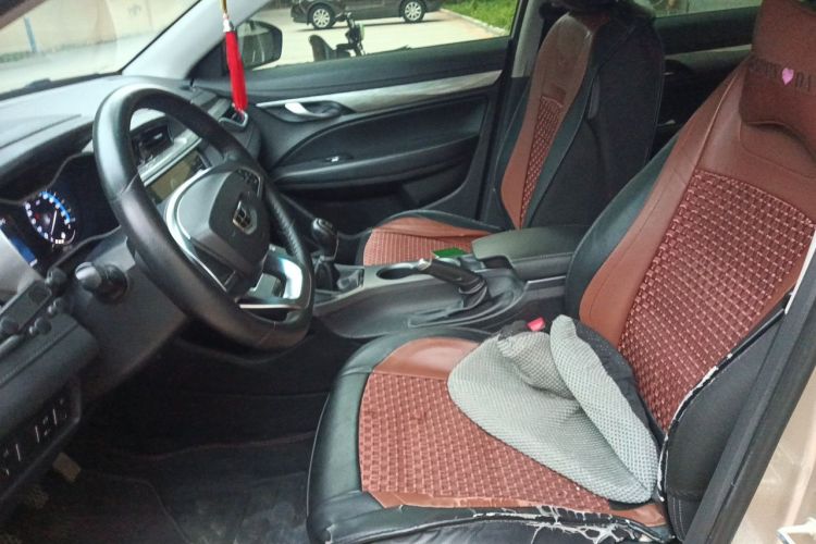 GEELY Emgrand 2019 car image #19