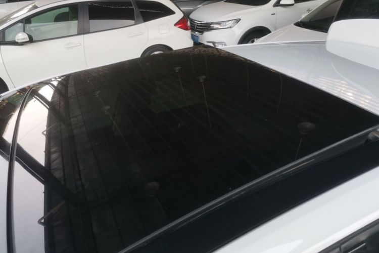 Volkswagen Golf 2017 car image #25