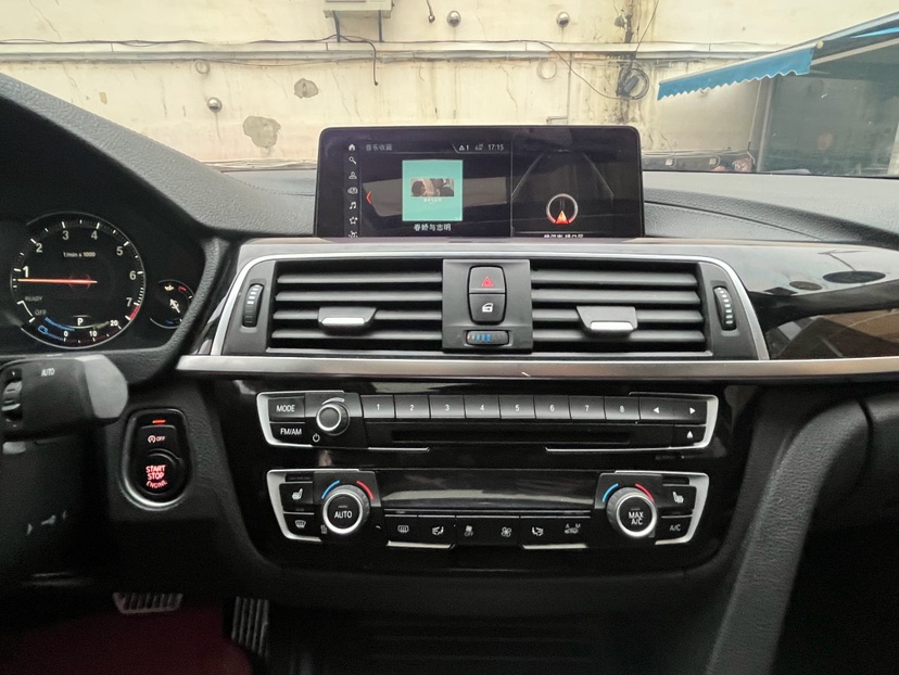 BMW 3 Series 2018 immagine di auto #8