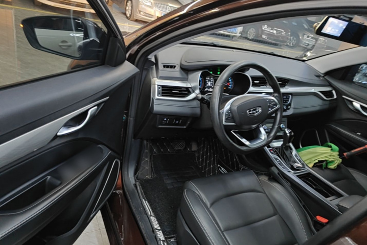 GEELY Emgrand 2020 car image #12