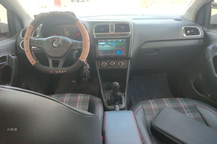Volkswagen Polo 2018 car image #11