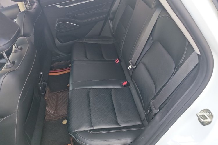 GEELY Emgrand 2023 car image #17
