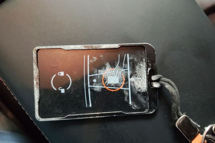 Tesla Model Y 2023 car image #9