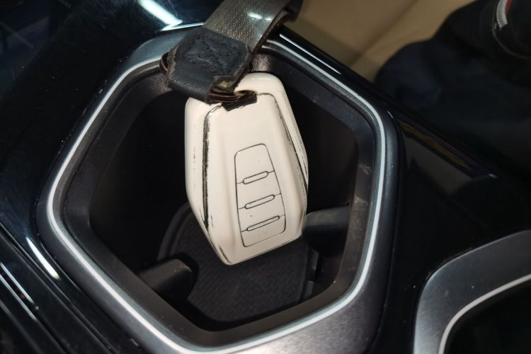 GEELY Boyue L 2023 immagine di auto #9