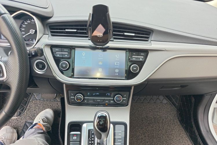 GEELY Emgrand GS 2017 #15 GEELY Emgrand GS 2017 car image #15