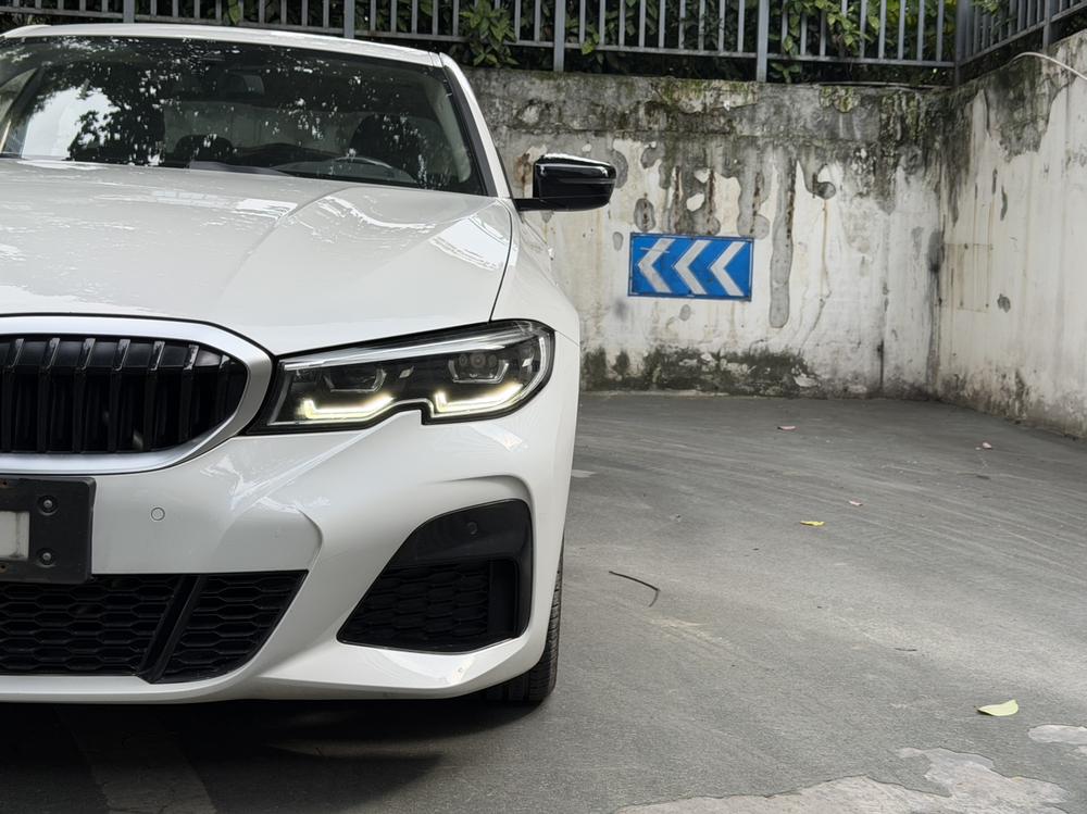 BMW 3 Series 2020 car image #10