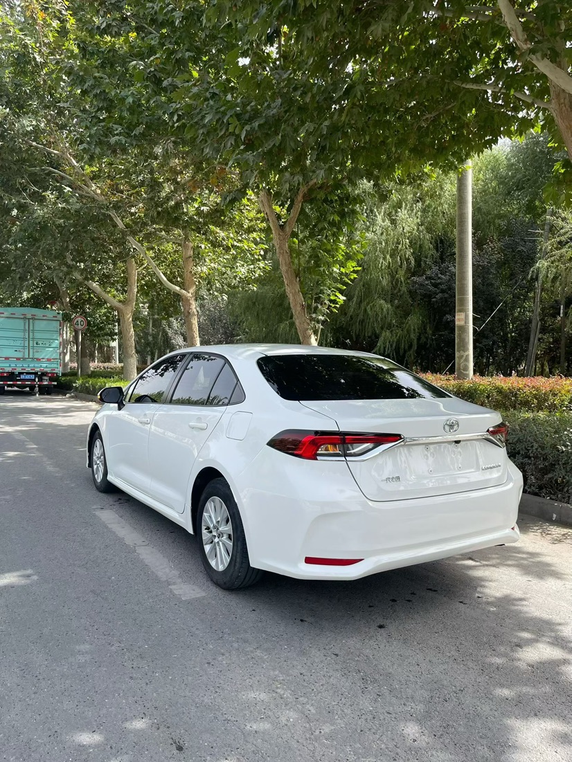 Toyota Corolla 2023 image de voiture #7