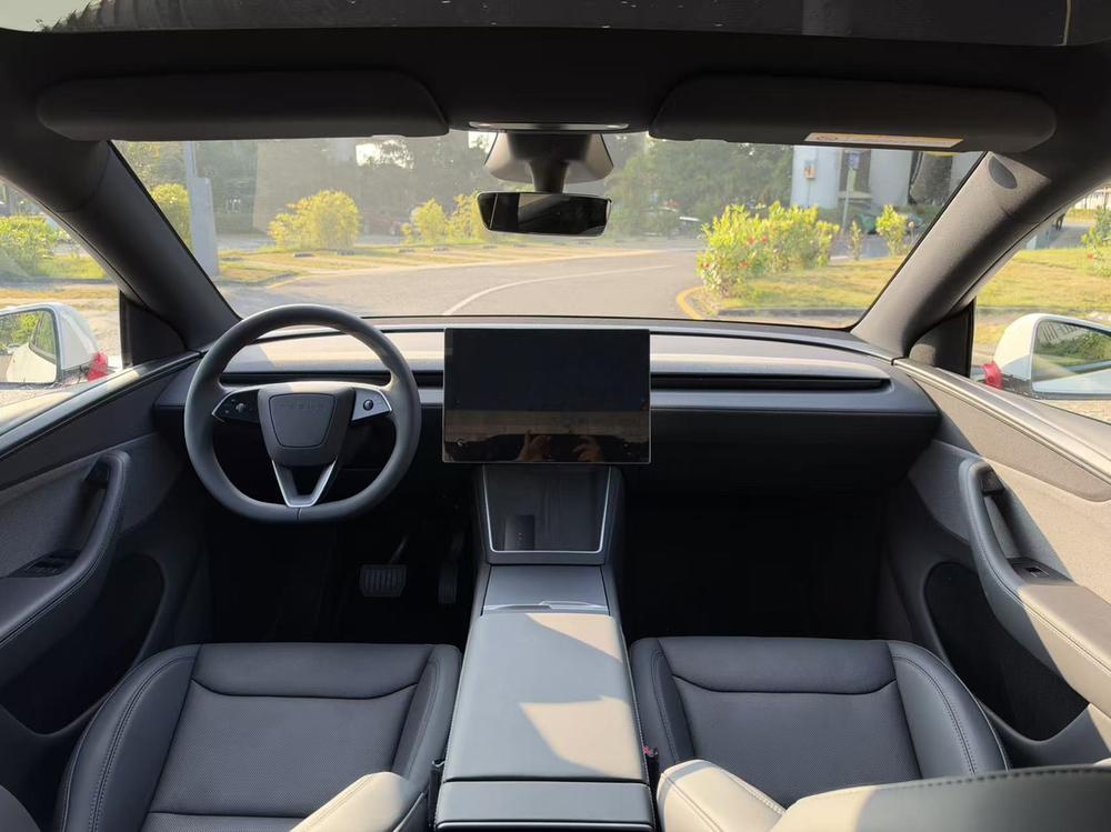Tesla Model Y 2026 #10 Tesla Model Y 2026 immagine di auto #10