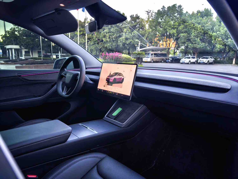 Tesla Model Y 2025 #6 Tesla Model Y 2025 car image #6