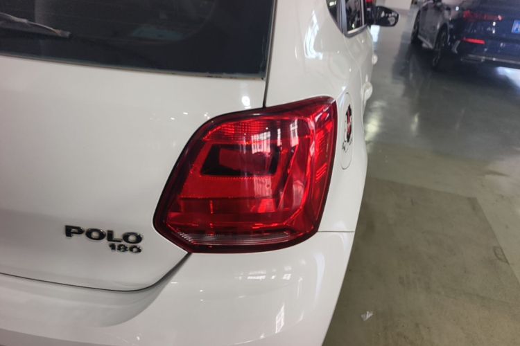 Volkswagen Polo 2018 car image #8