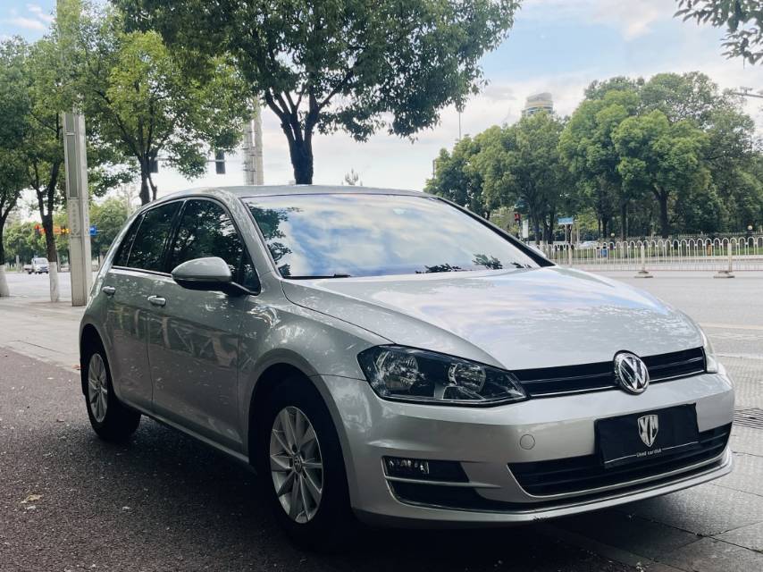 Volkswagen Golf 2015 Volkswagen Golf 2015 car image